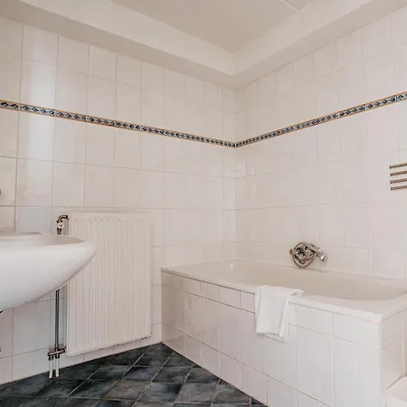 Apartment With Waterpark Nearby