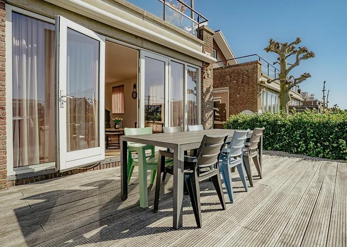 With Waterpark Nearby *