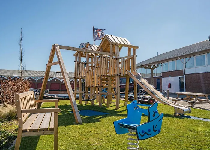 With Waterpark Nearby * Uitgeest