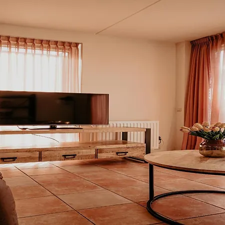 With Waterpark Nearby *