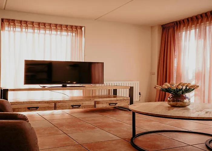 With Waterpark Nearby *