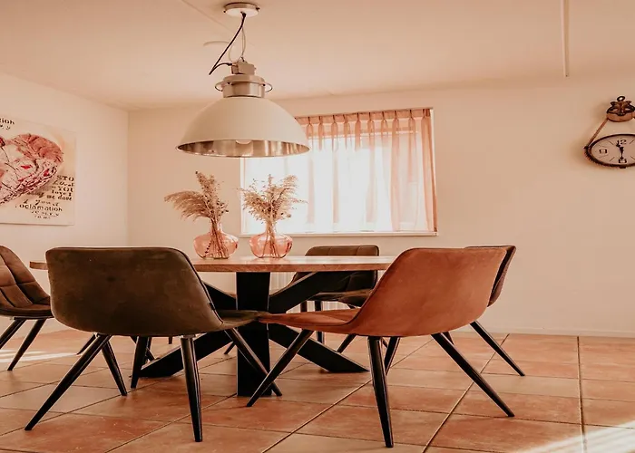 With Waterpark Nearby *